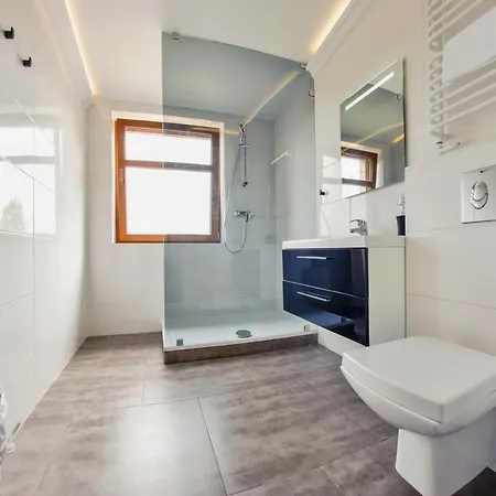 Nowoczesny, Wygodny, Blisko Plazy, Cisza Апартаменти